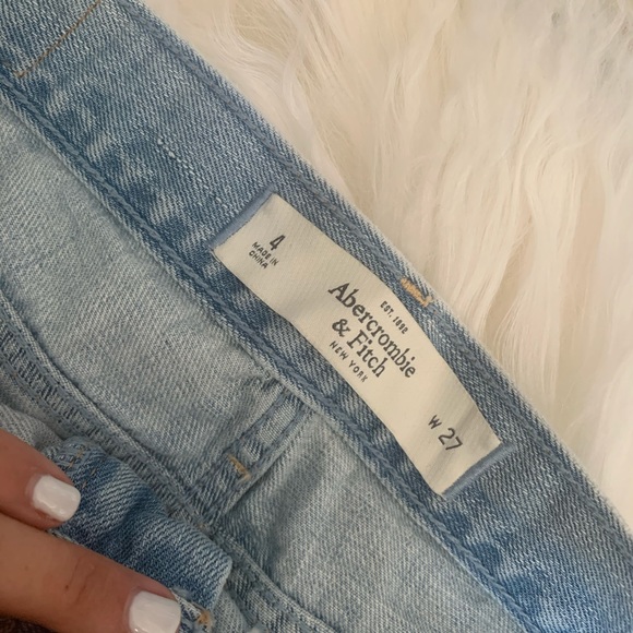 Abercrombie and Fitch high waisted shorts - Picture 3 of 4